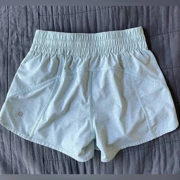 Lululemon Tracker Low-Rise Lined Short 4" - hazy Jade - Picture 3 of 7